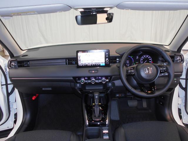 ヴェゼル ｅ：ＨＥＶＺ　当社デモカー　ホンダセンシング　ホンダコネクテット　メモリナビ　Ｂｌｕｅｔｏｏｔｈ　リアカメラ　ＬＥＤヘッドライト　ＬＥＤフォグライト　アルミホイール　運転席／助手席シートヒーター　ＥＴＣ（12枚目）