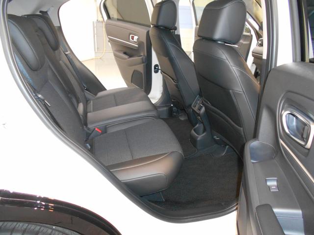 ヴェゼル ｅ：ＨＥＶＺ　当社デモカー　ホンダセンシング　ホンダコネクテット　メモリナビ　Ｂｌｕｅｔｏｏｔｈ　リアカメラ　ＬＥＤヘッドライト　ＬＥＤフォグライト　アルミホイール　運転席／助手席シートヒーター　ＥＴＣ（17枚目）