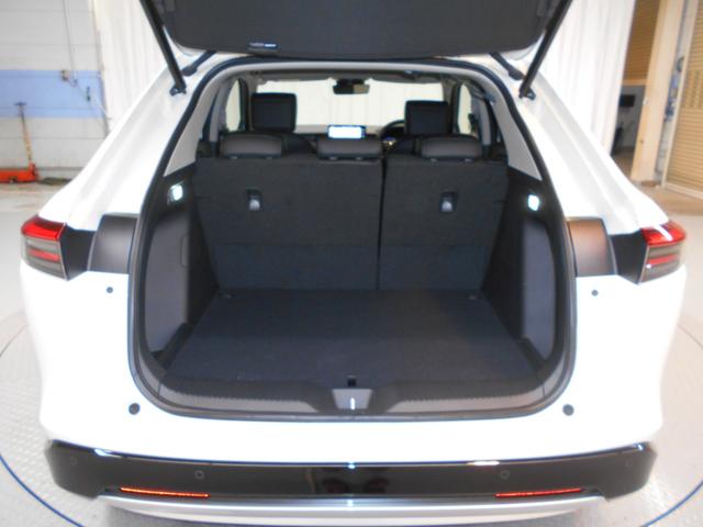 ヴェゼル ｅ：ＨＥＶＺ　当社デモカー　ホンダセンシング　ホンダコネクテット　メモリナビ　Ｂｌｕｅｔｏｏｔｈ　リアカメラ　ＬＥＤヘッドライト　ＬＥＤフォグライト　アルミホイール　運転席／助手席シートヒーター　ＥＴＣ（21枚目）