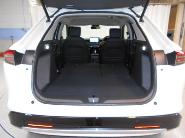 ヴェゼル ｅ：ＨＥＶＺ　当社デモカー　ホンダセンシング　ホンダコネクテット　メモリナビ　Ｂｌｕｅｔｏｏｔｈ　リアカメラ　ＬＥＤヘッドライト　ＬＥＤフォグライト　アルミホイール　運転席／助手席シートヒーター　ＥＴＣ（22枚目）