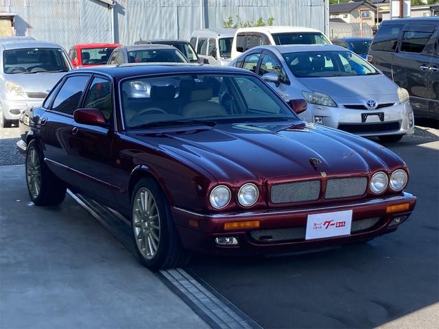 ＸＪ６－３．２　正規輸入車　右ハンドル　レザーシート　シートヒーター　走行距離６７１０８キロ　修復歴無し　保証付き　オートマ　１８インチアルミホイール　キーレスエントリー　車検整備付き(3枚目)