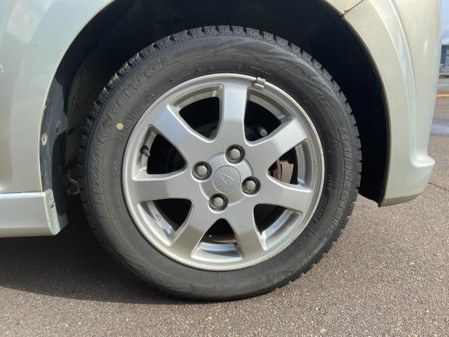 運転席前ホイールタイヤです。純正アルミホイール！