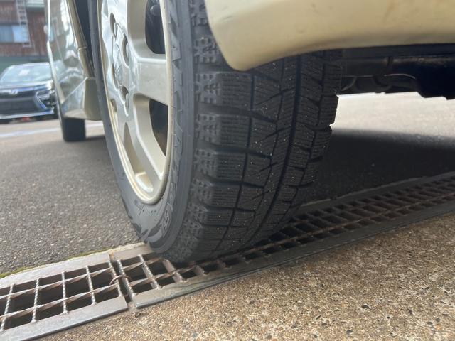 スタッドレスタイヤを装着しています！