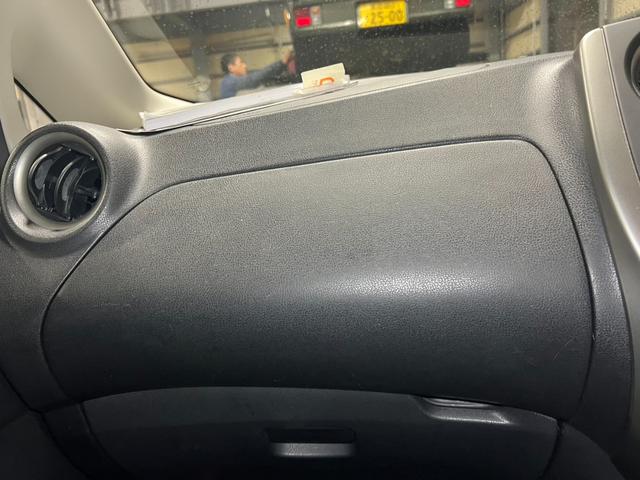 ノート 　プッシュスタート　スマートキー　電動格納ミラー　エアコン　純正オーディオ　冬タイヤアルミホイールセット車載　パワーステアリング　パワーウィンドウ（16枚目）