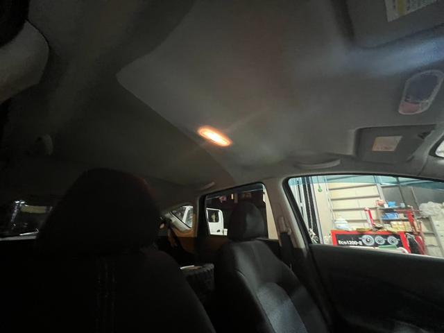 ノート 　プッシュスタート　スマートキー　電動格納ミラー　エアコン　純正オーディオ　冬タイヤアルミホイールセット車載　パワーステアリング　パワーウィンドウ（18枚目）