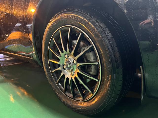 ノート 　プッシュスタート　スマートキー　電動格納ミラー　エアコン　純正オーディオ　冬タイヤアルミホイールセット車載　パワーステアリング　パワーウィンドウ（37枚目）