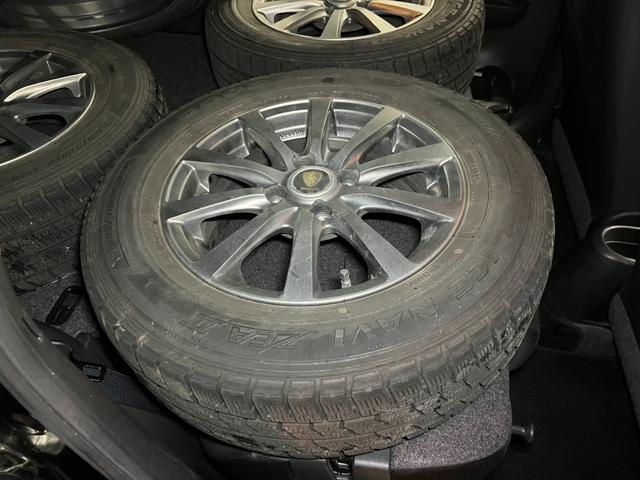 ノート 　プッシュスタート　スマートキー　電動格納ミラー　エアコン　純正オーディオ　冬タイヤアルミホイールセット車載　パワーステアリング　パワーウィンドウ（38枚目）