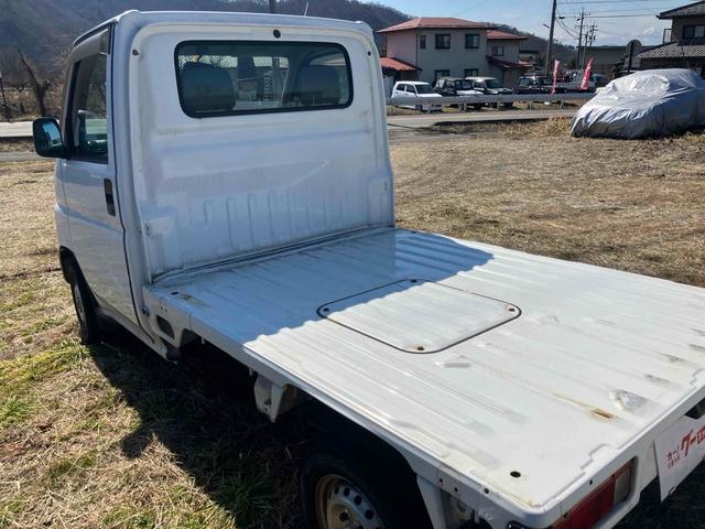 アクティトラック 4WD 軽トラック 5速マニュアル 三方開 エアコン 運転席エアバッグ ミュージックプレイヤー接続可 カセット シガーライター 走行距離8.8万キロ 車検整備付き 修復歴無し ホワイト(10枚目)