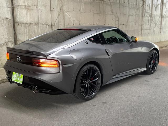 フェアレディZ バージョンST 6速マニュアル NISMOマフラー BOSEプレミアムサウンド 9インナビ フルセグTV バックカメラ ドラレコ ETC ハーフレザーパワーシート シートヒーター LEDヘッドライト 19インチ(3枚目)