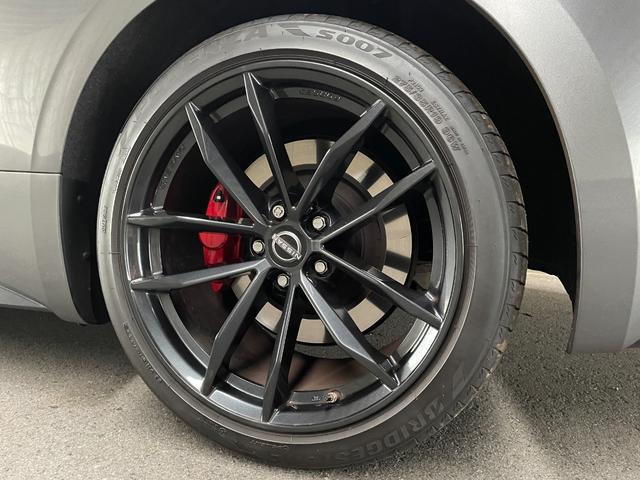 フェアレディZ バージョンST 6速マニュアル NISMOマフラー BOSEプレミアムサウンド 9インナビ フルセグTV バックカメラ ドラレコ ETC ハーフレザーパワーシート シートヒーター LEDヘッドライト 19インチ(27枚目)