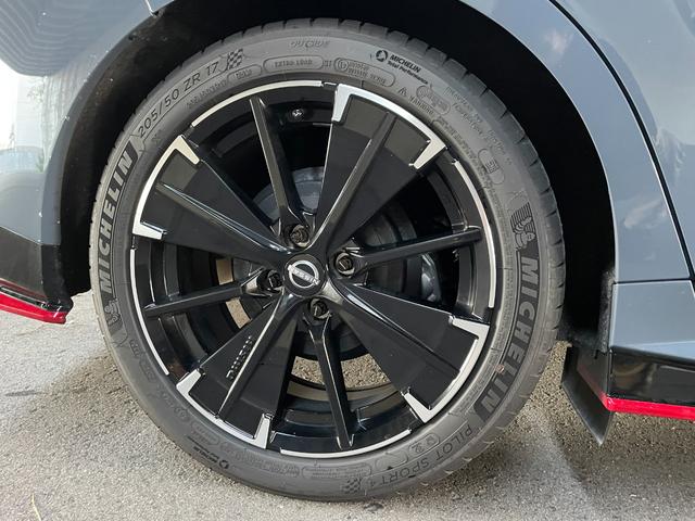 オーラ ニスモ チューンドe-パワー4WD レカロシート NISMOスポーツリセッティング プロパイロット アラウンドビューモニター ワンオーナー 4WD 禁煙車 ドラレコ純正ナビ フルセグTV 純正17インチAW  シートヒーター LED(23枚目)