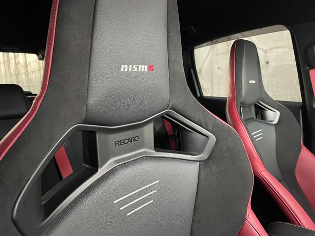 オーラ ニスモ チューンドe-パワー4WD レカロシート NISMOスポーツリセッティング プロパイロット アラウンドビューモニター ワンオーナー 4WD 禁煙車 ドラレコ純正ナビ フルセグTV 純正17インチAW  シートヒーター LED(43枚目)