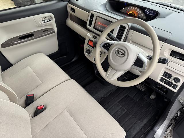 大きなリンゴマークの看板が目印！お客様用駐車場をご用意してお待ちしております。