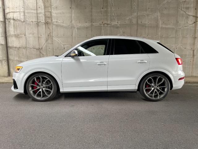 RS Q3 ベースグレード 20インチアルミ レッドキャリパー ダウンサス ローダウン HIDヘッドライト ブラックレザーパワーシート シートヒーター メーカナビフルセグTV バックカメラ ETC(12枚目)