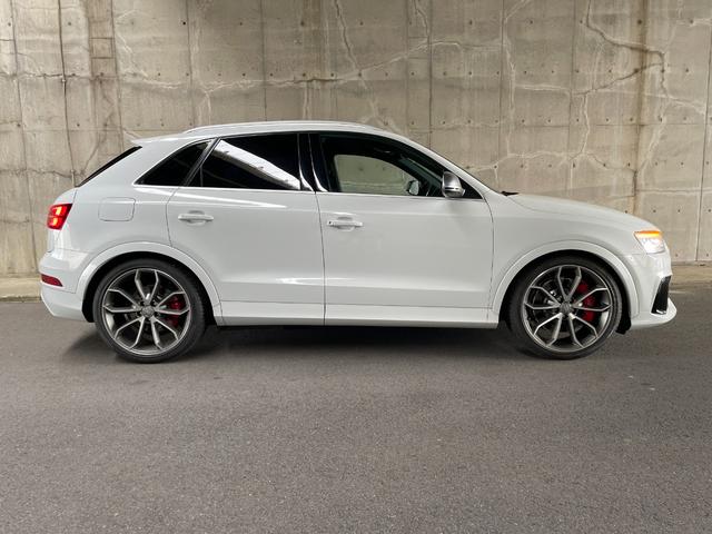 RS Q3 ベースグレード 20インチアルミ レッドキャリパー ダウンサス ローダウン HIDヘッドライト ブラックレザーパワーシート シートヒーター メーカナビフルセグTV バックカメラ ETC(16枚目)