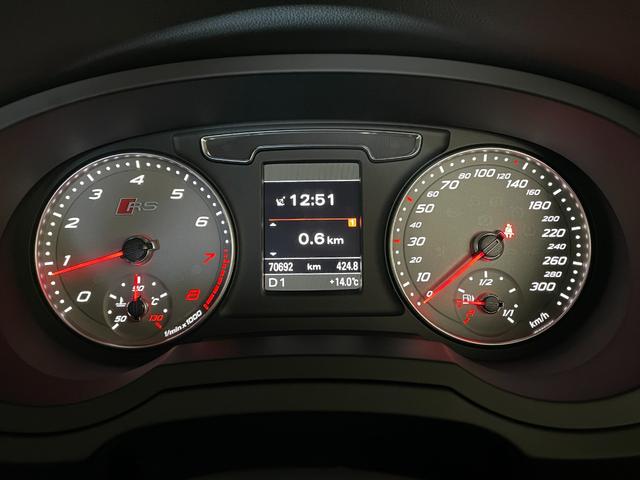 RS Q3 ベースグレード 20インチアルミ レッドキャリパー ダウンサス ローダウン HIDヘッドライト ブラックレザーパワーシート シートヒーター メーカナビフルセグTV バックカメラ ETC(30枚目)