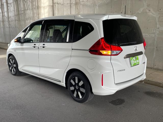 フリードハイブリッド ハイブリッド・EX ワンオーナー 両側パワスラ 純正15インチAW 純正ナビ フルセグTV バックカメラ 前後ドラレコ ETC スマートキープッシュスタート LEDヘッドライト ハーフレザーシート 禁煙車 ユーザー買取車(12枚目)