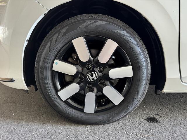 フリードハイブリッド ハイブリッド・EX ワンオーナー 両側パワスラ 純正15インチAW 純正ナビ フルセグTV バックカメラ 前後ドラレコ ETC スマートキープッシュスタート LEDヘッドライト ハーフレザーシート 禁煙車 ユーザー買取車(19枚目)