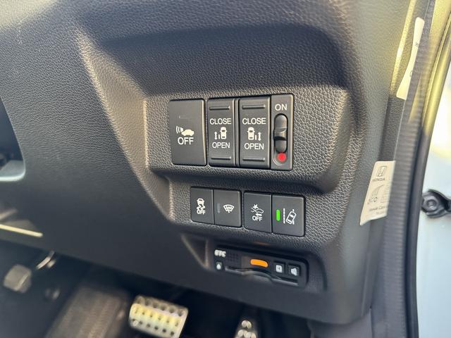 フリードハイブリッド ハイブリッド・EX ワンオーナー 両側パワスラ 純正15インチAW 純正ナビ フルセグTV バックカメラ 前後ドラレコ ETC スマートキープッシュスタート LEDヘッドライト ハーフレザーシート 禁煙車 ユーザー買取車(31枚目)