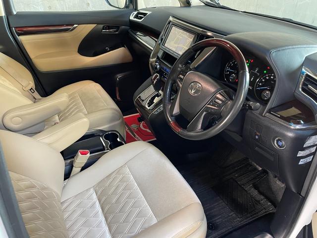 アルファード ２．５Ｇ　モデリスタエアロ　２０インチアルミホイール　純正ＳＤナビ・フルセグＴＶ　フリップダウンモニター　ハーフレザーパワーシート　プリクラッシュセーフティ　ドライブレコーダー　ＬＥＤヘッドライト　禁煙車（21枚目）