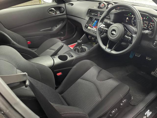 フェアレディＺ ベースグレード　カスタマイズエディションバンパー　　リアスポイラー　６速ＭＴ　ＢＯＳＥサウンド　ＬＥＤヘッドライト　１９インチアルミ　純正ナビ・フルセグＴＶ　バックカメラ　ＥＴＣ　クルーズコントロール　前後ドラレコ（23枚目）