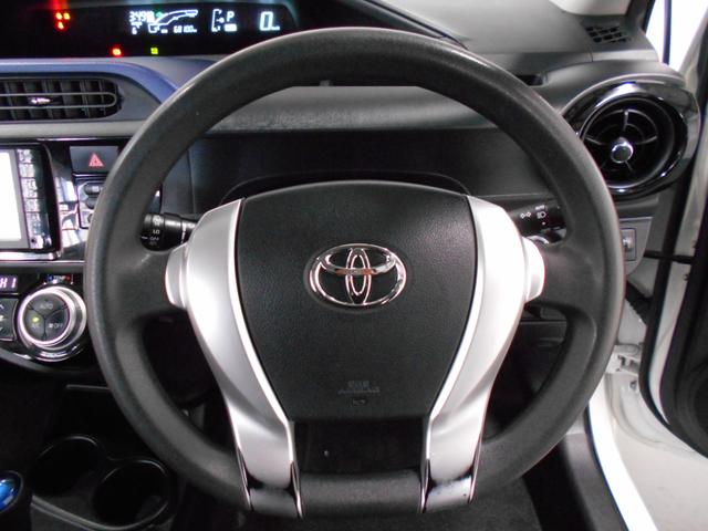 S 関東車 禁煙車 1オーナー プッシュスタート スマートキー2個 オートライト オートエアコン SDナビ TV CD DVD Bluetooth AUX(17枚目)