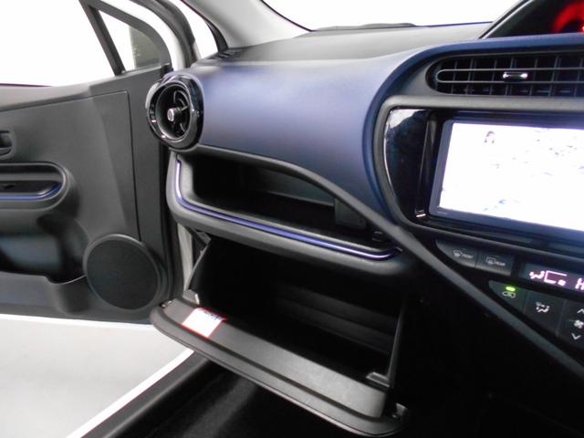 S 関東車 禁煙車 1オーナー プッシュスタート スマートキー2個 オートライト オートエアコン SDナビ TV CD DVD Bluetooth AUX(35枚目)