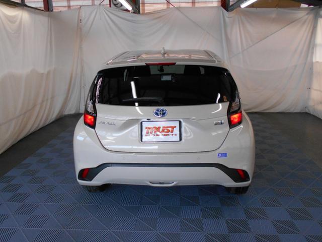 アクア G 関東車 パノラミックビューモニター LEDヘッドライト クルーズコントロール ディスプレイオーディオ BTオーディオ ミラーキャスト ETC 前後ドラレコ スマートキー2個(6枚目)