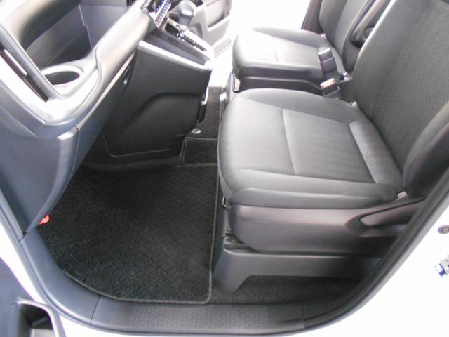 ノア Ｓ－Ｇ　両側パワースライド　ＬＥＤライト　クルーズコントロール　リヤエアコン　１０．５インチコネクティッドナビ　バックカメラ　ＥＴＣ２．０　ドラレコ　スマートキー２個（7枚目）