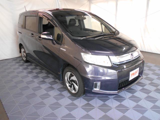 フリードスパイクハイブリッド ハイブリッド　ＨＩＤヘッドライト　シートカバー　両側手動スライドドア　社外ナビ　フルセグＴＶ　バックカメラ　ＥＴＣ　３６０°ドラレコ（2枚目）