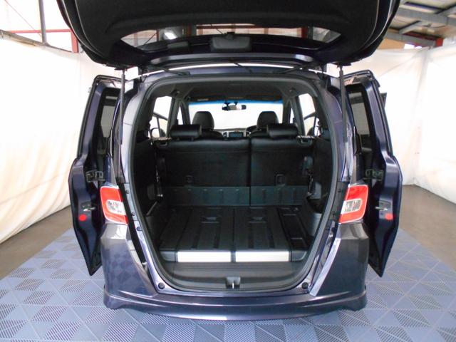 フリードスパイクハイブリッド ハイブリッド　ＨＩＤヘッドライト　シートカバー　両側手動スライドドア　社外ナビ　フルセグＴＶ　バックカメラ　ＥＴＣ　３６０°ドラレコ（13枚目）