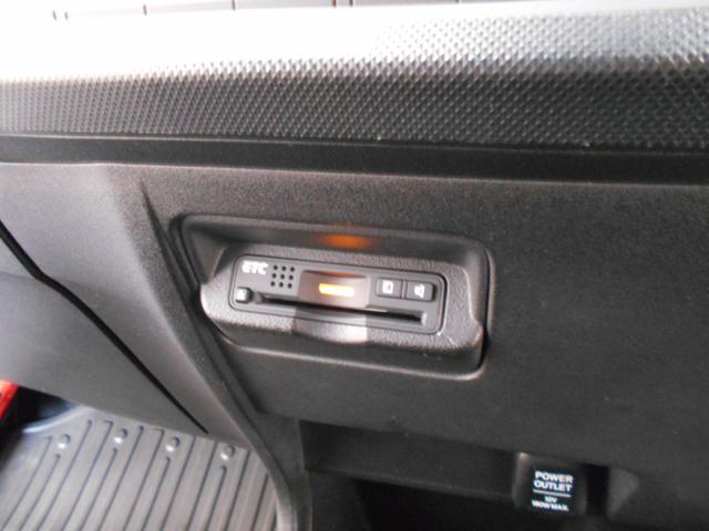 フリードスパイクハイブリッド ハイブリッド　ＨＩＤヘッドライト　シートカバー　両側手動スライドドア　社外ナビ　フルセグＴＶ　バックカメラ　ＥＴＣ　３６０°ドラレコ（24枚目）