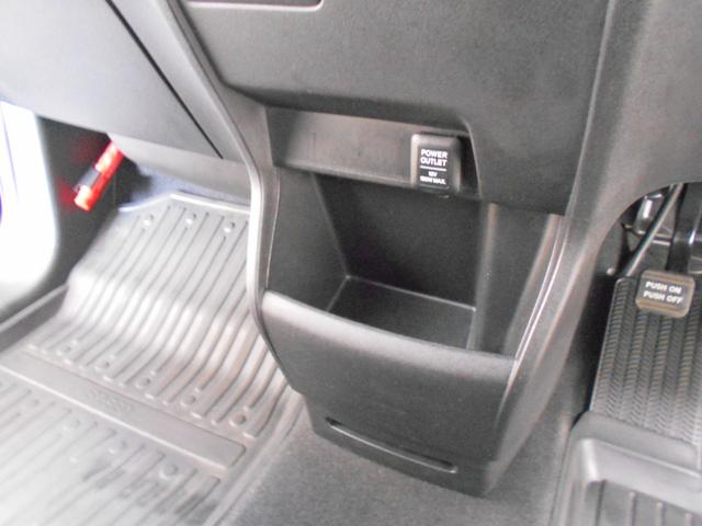 フリードスパイクハイブリッド ハイブリッド　ＨＩＤヘッドライト　シートカバー　両側手動スライドドア　社外ナビ　フルセグＴＶ　バックカメラ　ＥＴＣ　３６０°ドラレコ（34枚目）