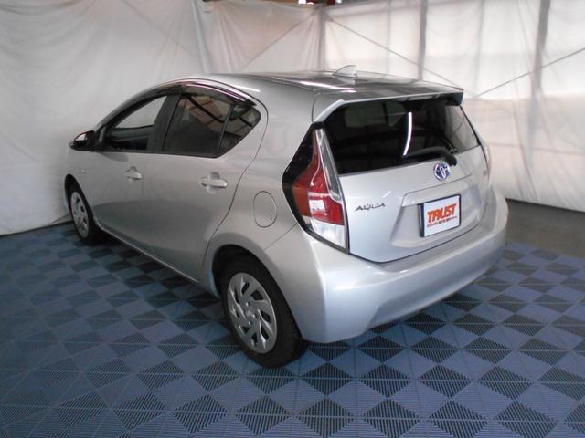 アクア S プッシュスタート スマートキー2個 フォグランプ ナビ フルセグTV BTオーディオ バックカメラ ETC(7枚目)