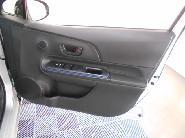 アクア S プッシュスタート スマートキー2個 フォグランプ ナビ フルセグTV BTオーディオ バックカメラ ETC(29枚目)