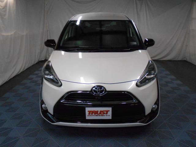 シエンタ G フリップダウンモニター 前後ドラレコ 両側パワースライド LEDライト フォグランプ ナビ TV BTオーディオ バックカメラ ETC スマートキー2個(3枚目)