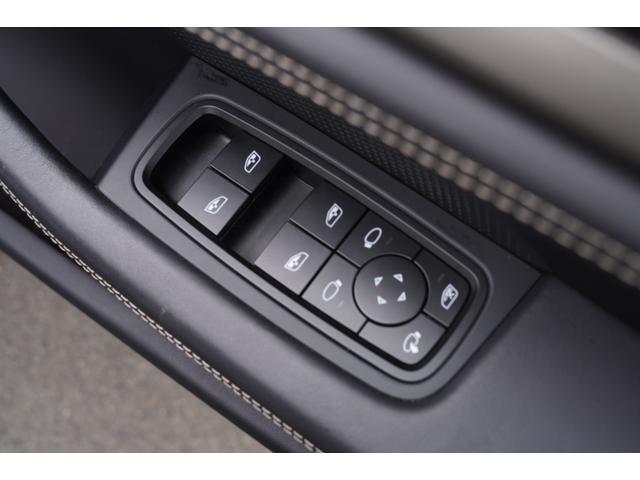 タイカン タイカン ターボ 4+1シート 4WD SportDesign SR 助手席ディスプレイ Pガラス(30枚目)