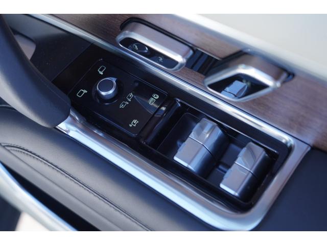 レンジローバー ＨＳＥ　Ｐ５３０　ロングホイールベース　４ＷＤ　エアサス　ＳＲ　ＨＵＤ　電動サイドステップ（30枚目）