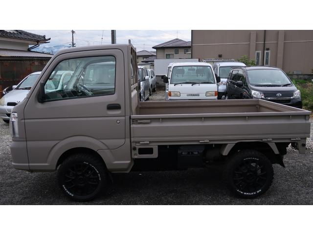 ＫＣエアコン・パワステ　４ＷＤ　ＡＴ　リフトアップ　外１４ＡＷ　マットタイヤ　荷台木製スノコ　両ＳＲＳ　色替　マットミルクティアッシュ　オートマ(8枚目)