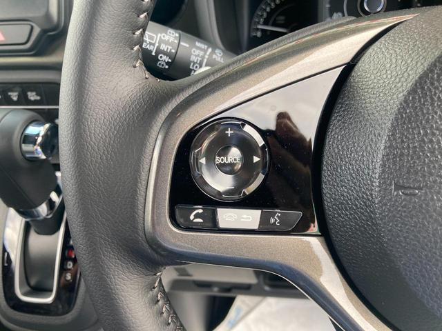 【ハンドルボタン】目線を大きくそらすことなくボタンの操作を行うことができるので、安全にも配慮できますね。