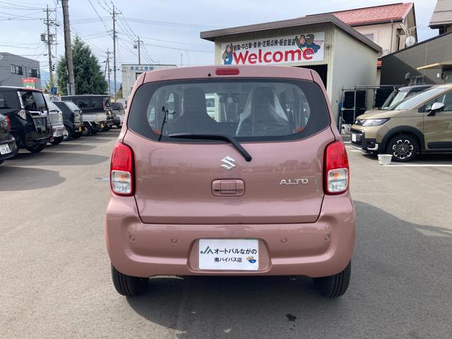 アルト L 4WD 届出済未使用車 バックアイカメラ・スズキコネクト対応通信機装着車 クリアランスソナー レーンアシスト 衝突被害軽減システム オートライト 電動格納ミラー 前席左右シートヒーター CVT ABS オーディオレス(6枚目)