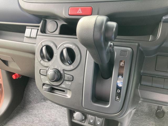 アルト L 4WD 届出済未使用車 バックアイカメラ・スズキコネクト対応通信機装着車 クリアランスソナー レーンアシスト 衝突被害軽減システム オートライト 電動格納ミラー 前席左右シートヒーター CVT ABS オーディオレス(28枚目)