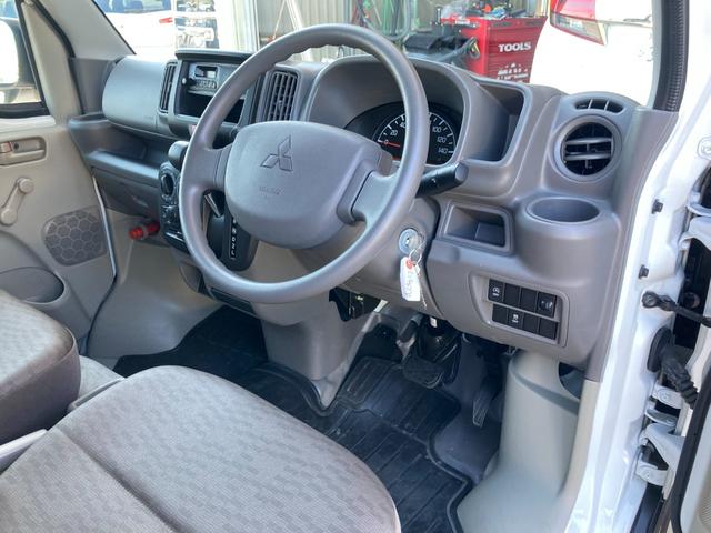 ミニキャブバン M 4WD 4AT 両側スライドドア アイドリングストップ オートライト ABS ESC エアコン パワーステアリング 運転席エアバッグ 助手席エアバッグ FM/AMラジオ フロアマット バイザー 記録簿(13枚目)