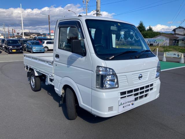 NT100クリッパートラック DX 4WD 5MT フロントドライブレコーダー エアコン パワーステアリング 運転席エアバッグ 助手席エアバッグ 記録簿 3枚リーフスプリング 取扱説明書 メンテナンスノート テールゲートチェーン 荷台マット(3枚目)