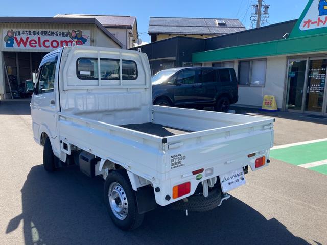 NT100クリッパートラック DX 4WD 5MT フロントドライブレコーダー エアコン パワーステアリング 運転席エアバッグ 助手席エアバッグ 記録簿 3枚リーフスプリング 取扱説明書 メンテナンスノート テールゲートチェーン 荷台マット(7枚目)