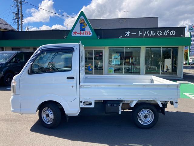 NT100クリッパートラック DX 4WD 5MT フロントドライブレコーダー エアコン パワーステアリング 運転席エアバッグ 助手席エアバッグ 記録簿 3枚リーフスプリング 取扱説明書 メンテナンスノート テールゲートチェーン 荷台マット(8枚目)