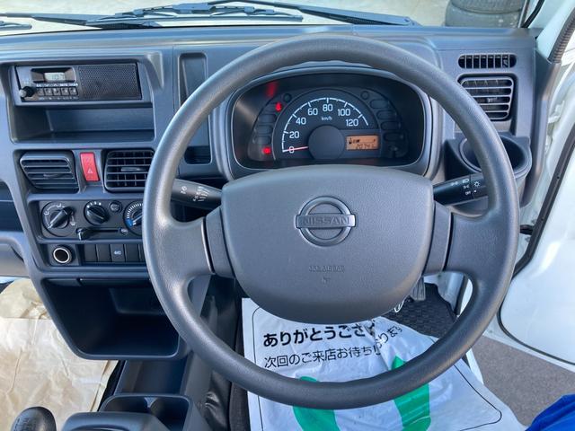 NT100クリッパートラック DX 4WD 5MT フロントドライブレコーダー エアコン パワーステアリング 運転席エアバッグ 助手席エアバッグ 記録簿 3枚リーフスプリング 取扱説明書 メンテナンスノート テールゲートチェーン 荷台マット(18枚目)