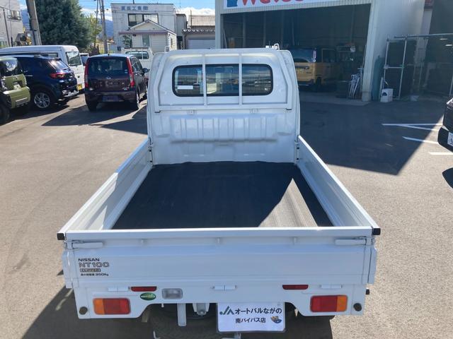 NT100クリッパートラック DX 4WD 5MT フロントドライブレコーダー エアコン パワーステアリング 運転席エアバッグ 助手席エアバッグ 記録簿 3枚リーフスプリング 取扱説明書 メンテナンスノート テールゲートチェーン 荷台マット(32枚目)