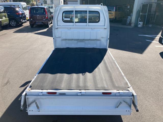 NT100クリッパートラック DX 4WD 5MT フロントドライブレコーダー エアコン パワーステアリング 運転席エアバッグ 助手席エアバッグ 記録簿 3枚リーフスプリング 取扱説明書 メンテナンスノート テールゲートチェーン 荷台マット(36枚目)