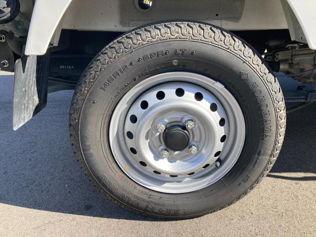 NT100クリッパートラック DX 4WD 5MT フロントドライブレコーダー エアコン パワーステアリング 運転席エアバッグ 助手席エアバッグ 記録簿 3枚リーフスプリング 取扱説明書 メンテナンスノート テールゲートチェーン 荷台マット(38枚目)